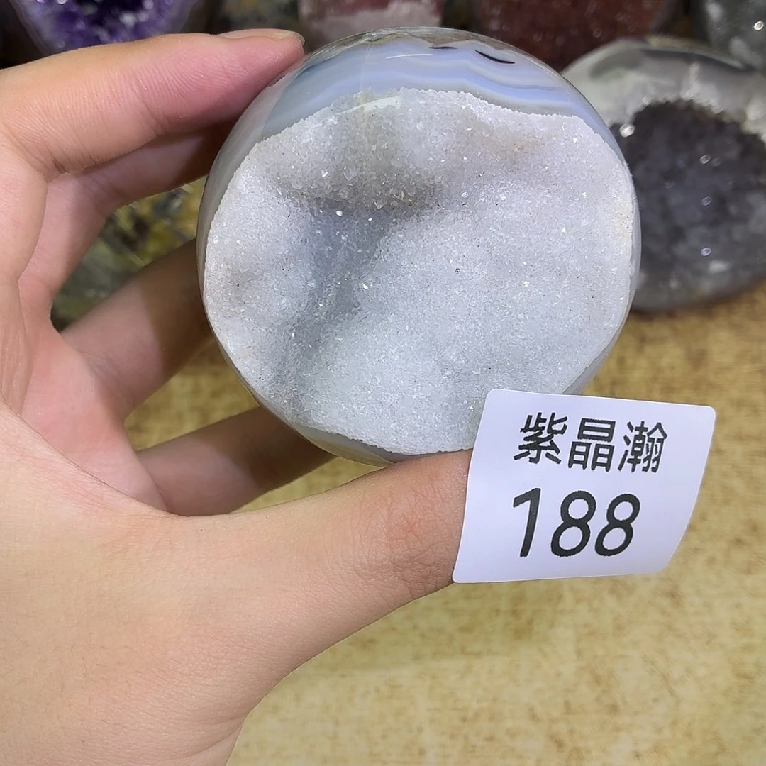 未镶嵌水晶大型摆件（非配饰）