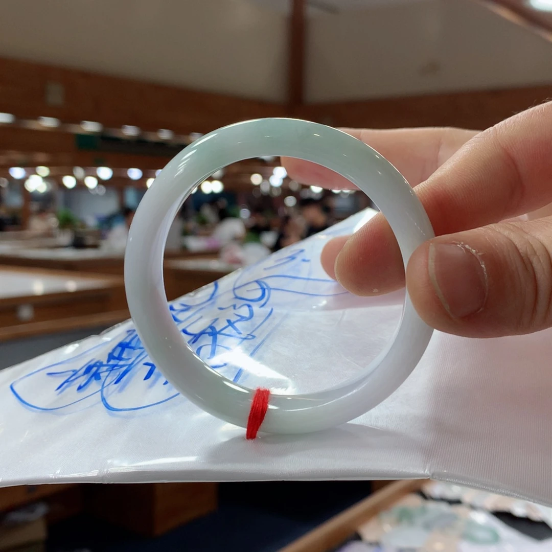 翡翠手镯未镶嵌A****)翡翠