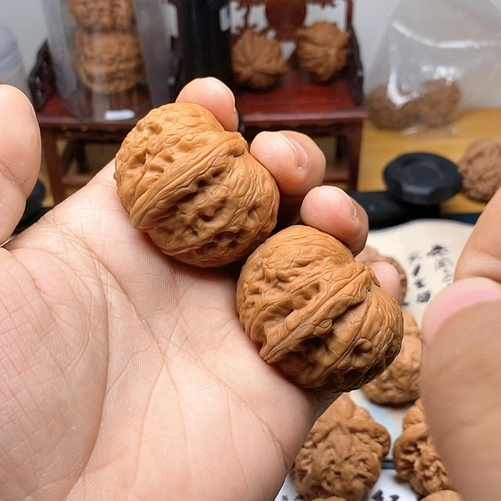 文玩核桃把件元宝