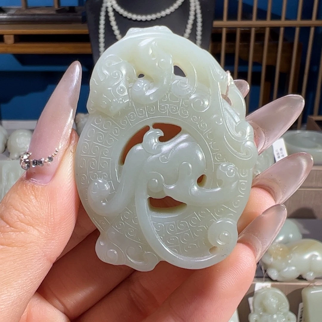 和田玉（糖玉）未镶嵌颈饰