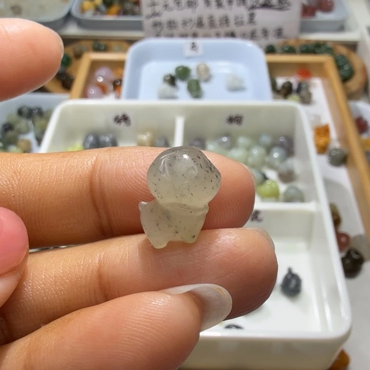 和田玉未镶嵌珠宝奇石