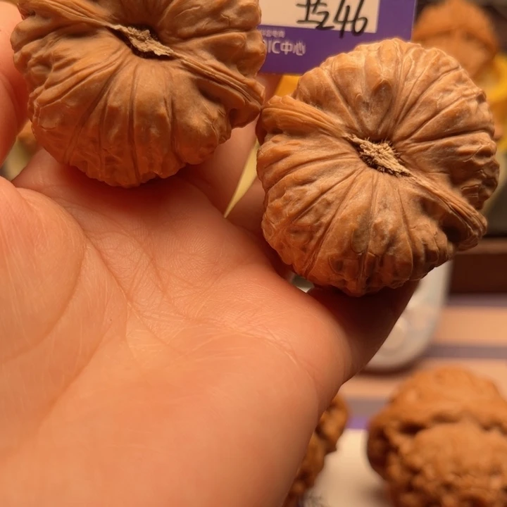 吊坠文玩核桃我****！文玩核桃46