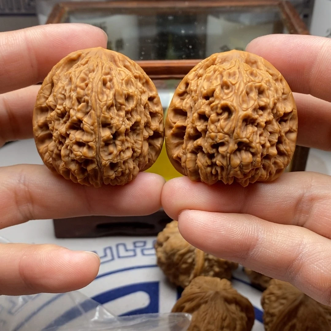 核桃把件四二南疆石