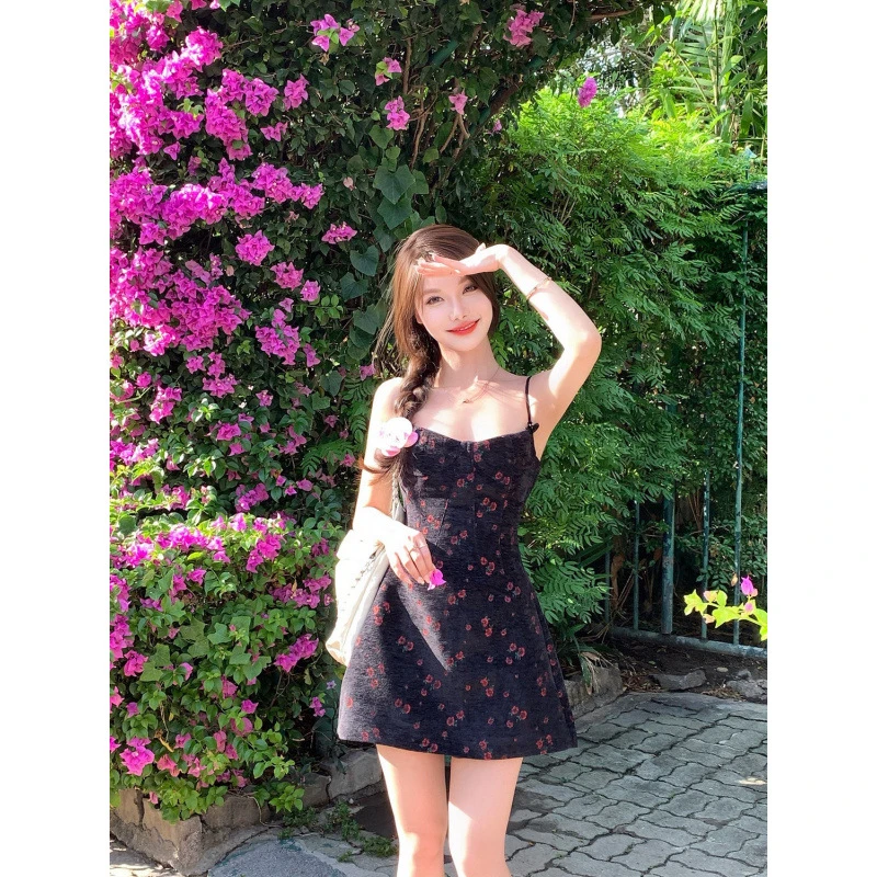 春夏季新品甜美气质小个子露背内搭a字吊带裙子碎花法式连衣裙女