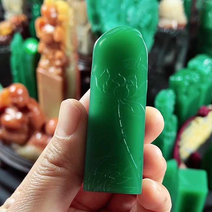 四川石石****g雅安绿名贵石材