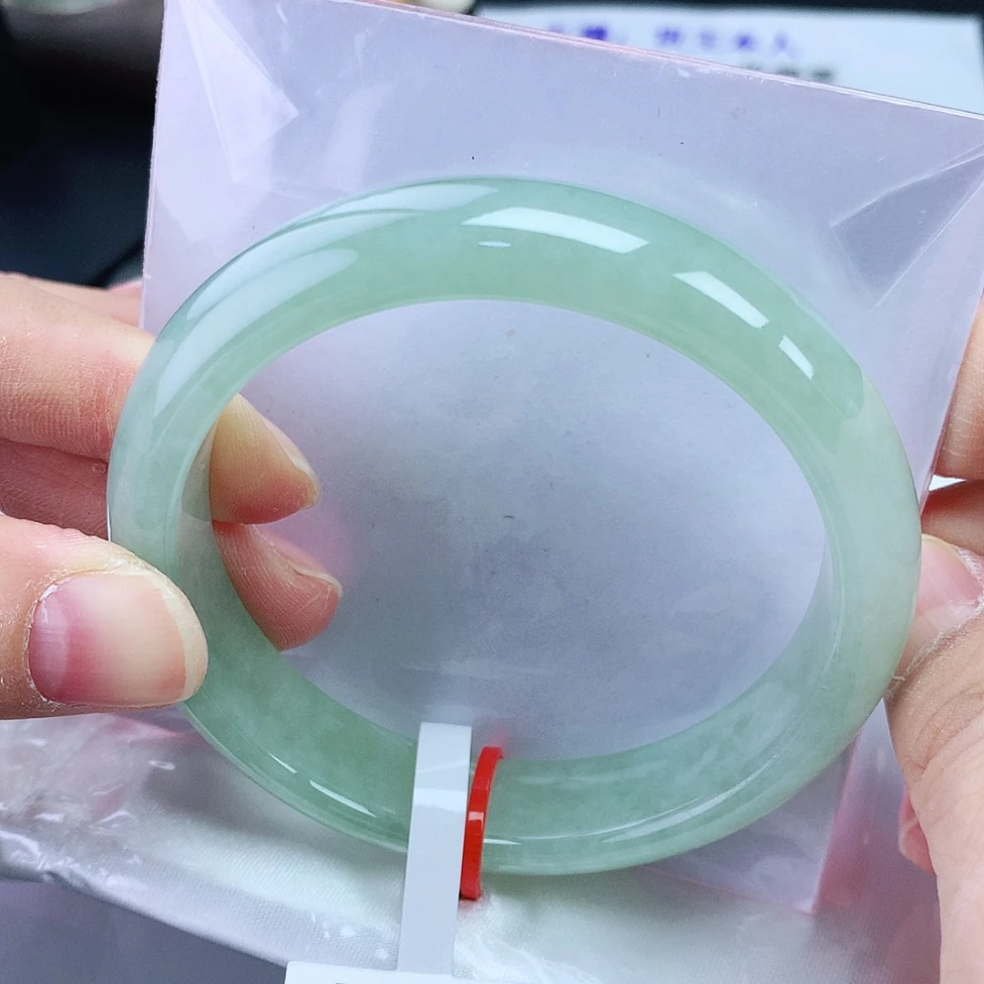 翡翠手镯未镶嵌57圈