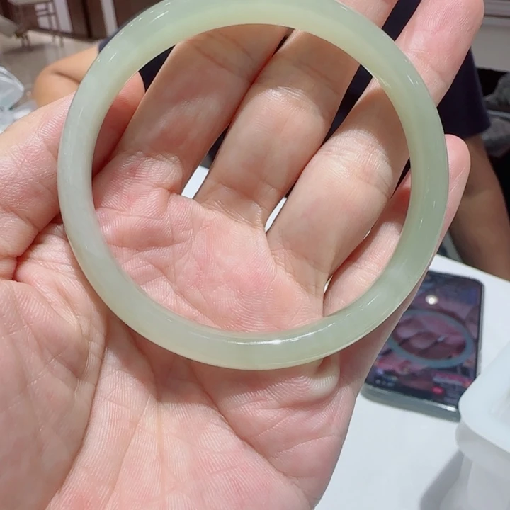 未镶嵌手镯和田玉762