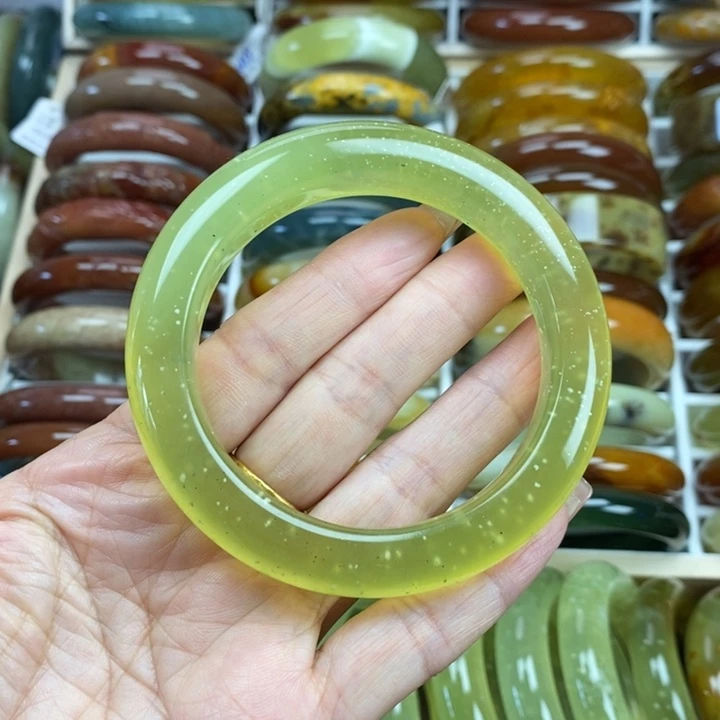 蛇纹石玉手镯未镶嵌60