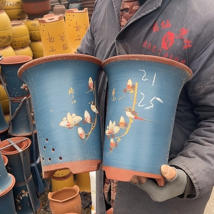 紫砂紫砂花盆和一