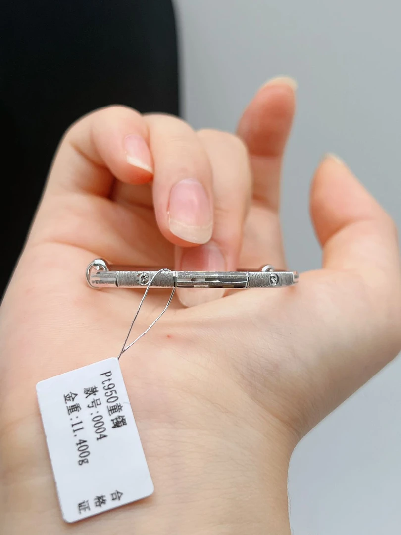 铂金pt950米字双砂两相欢推拉宝宝手镯卡卡3.2mm00039481