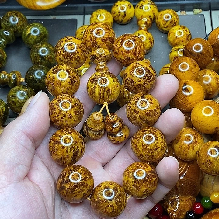 向***行琥珀木雷击木留疤精品手串