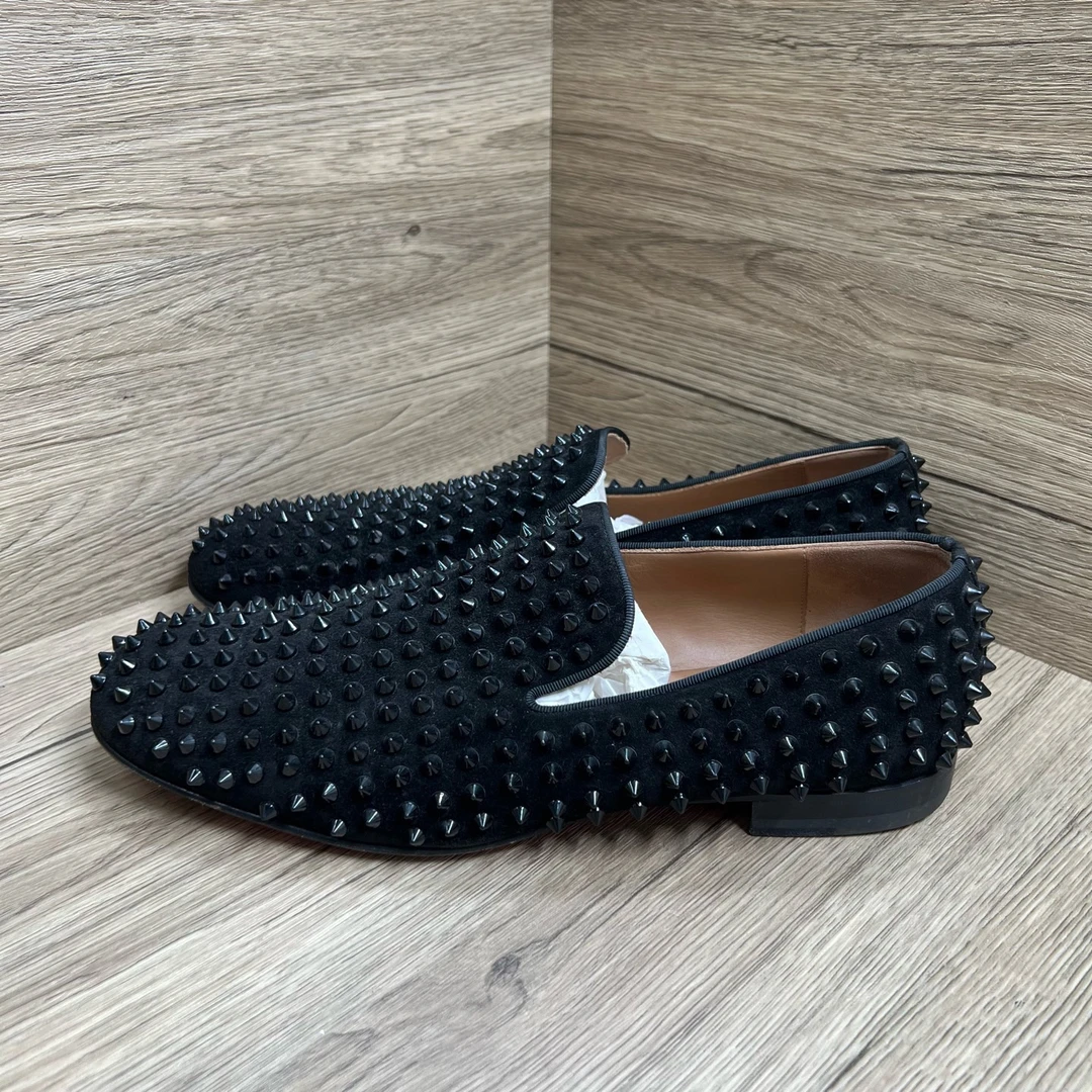 95新 Christian Louboutin/克里斯提·鲁布托 黑铆钉红底鞋 43.5码