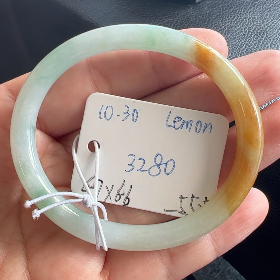 翡翠未镶嵌手镯55贵妃