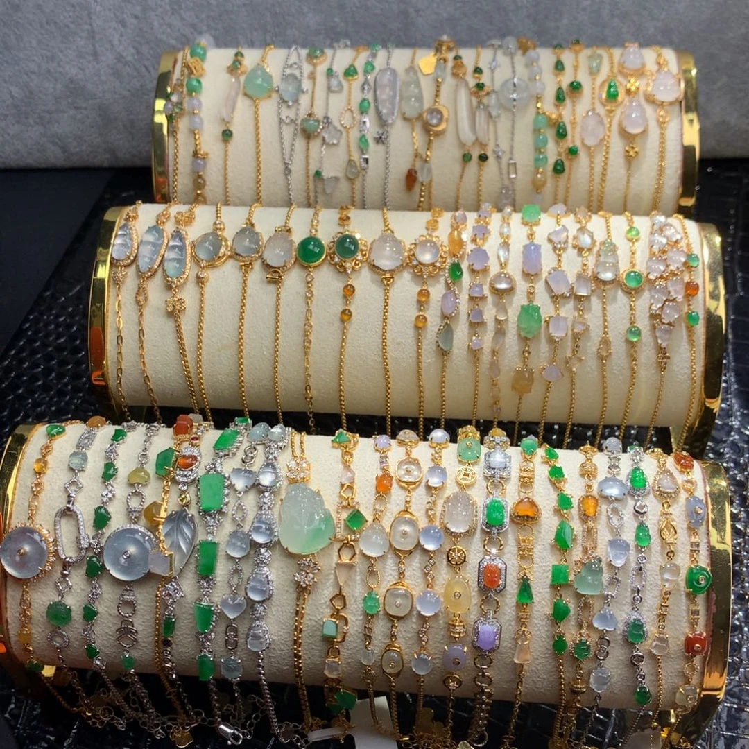 翡翠18K金镶嵌颈饰翡翠