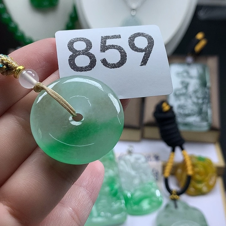 吊坠(赠链)未镶嵌翡翠