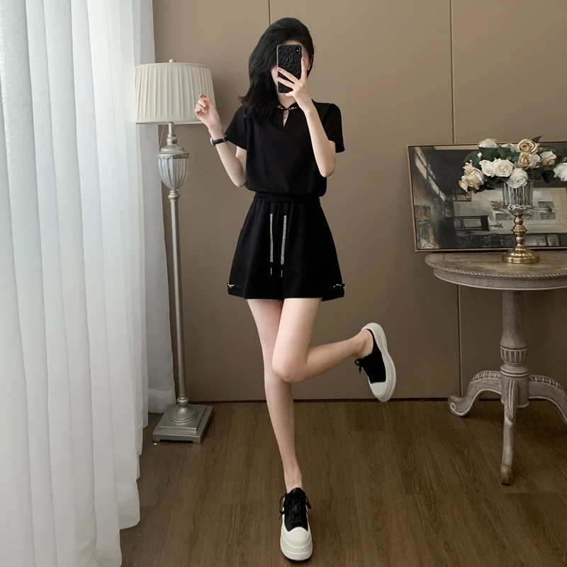 时尚休闲运动套装女夏季2024新款今年流行盘扣短袖上衣短裤两件套