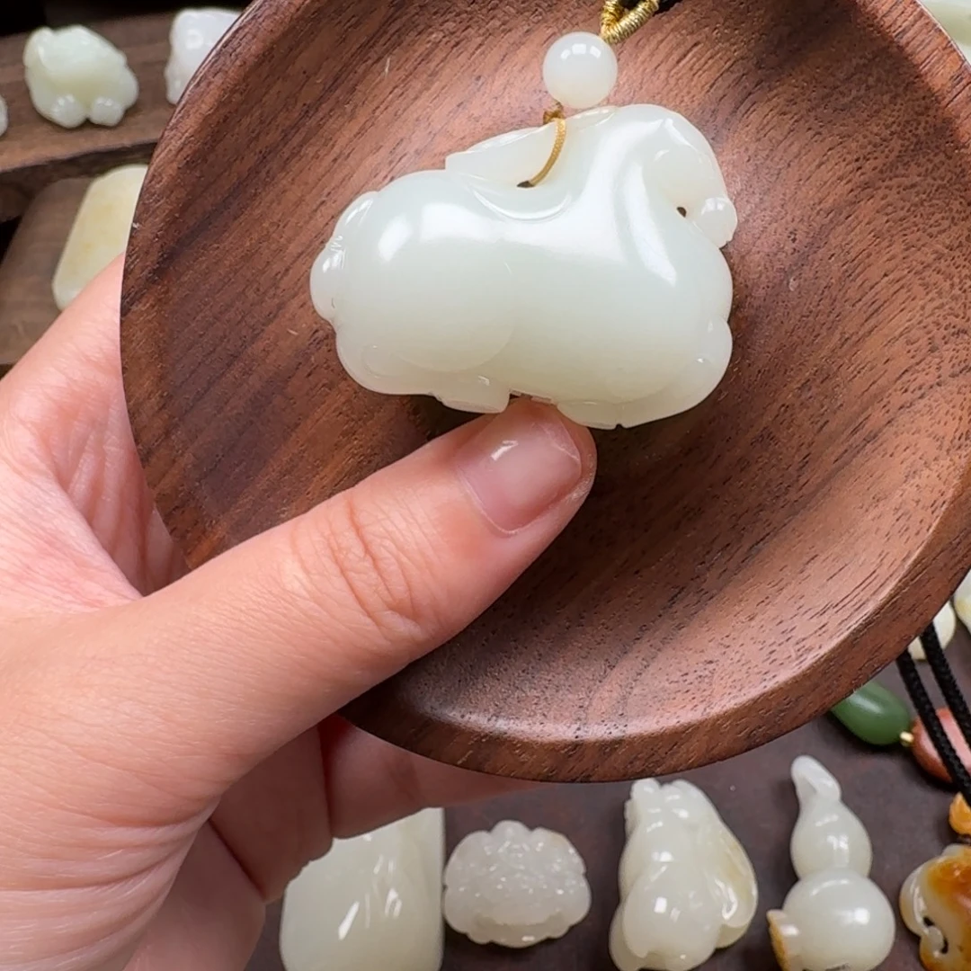 吊坠(不含链)未镶嵌和田玉（子料）籽料胖马