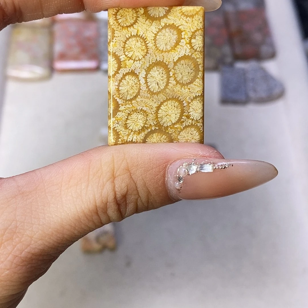 合金颈饰硅化玉T***y