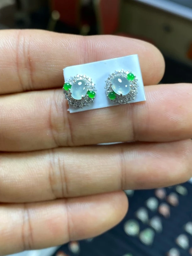 缅甸天然A货翡翠高冰银托镶嵌耳钉