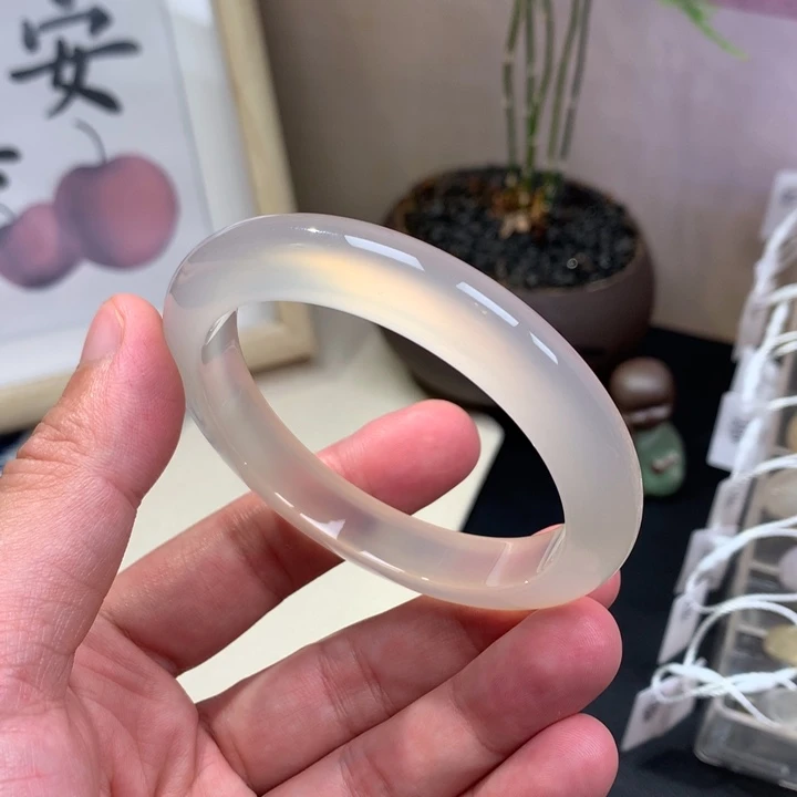 玛瑙/玉髓未镶嵌手镯