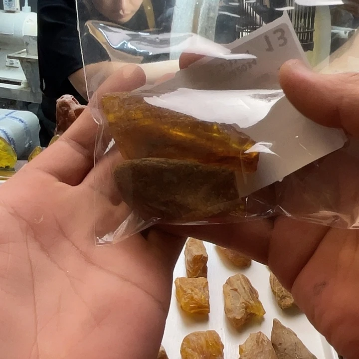 小***9定制琥珀未镶嵌天然琥珀蜜蜡