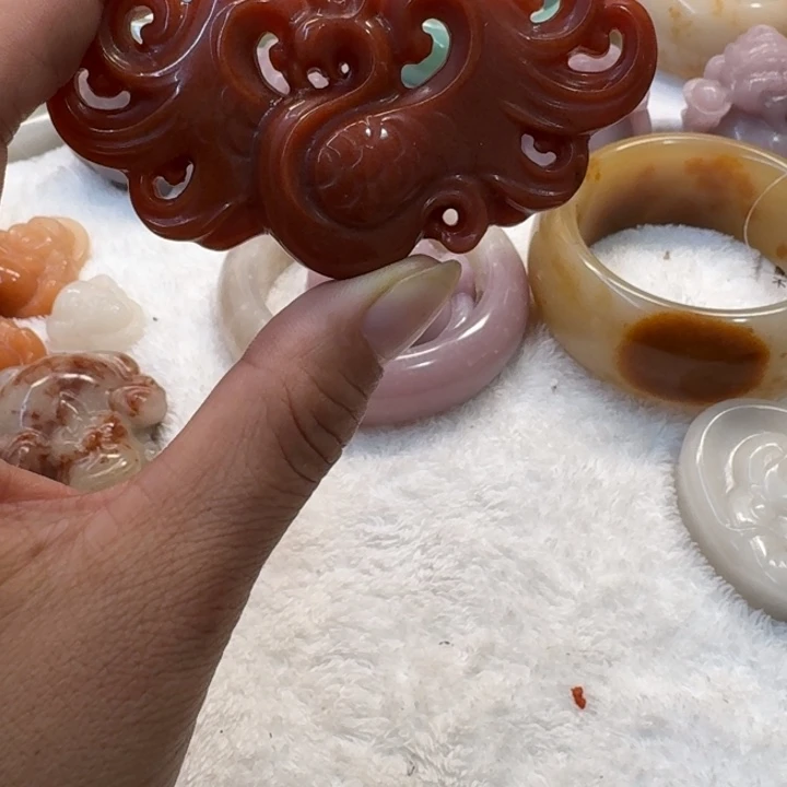 石英岩玉未镶嵌手镯