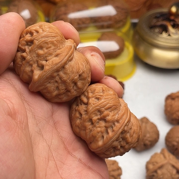 挣***标文玩核桃吊坠元宝