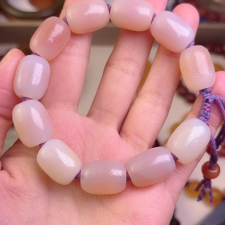 玛瑙/玉髓颈饰未镶嵌《****?