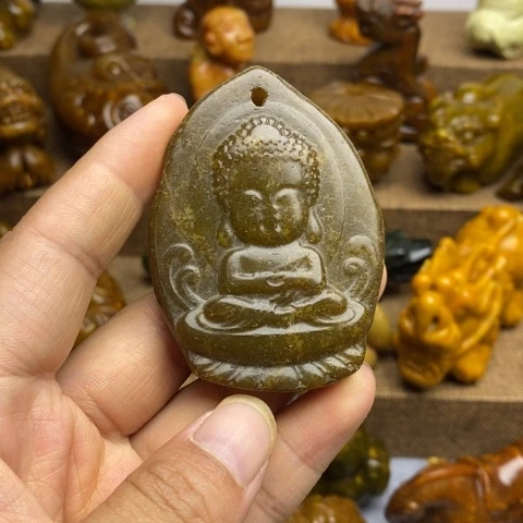 蛇纹石玉未镶嵌颈饰50