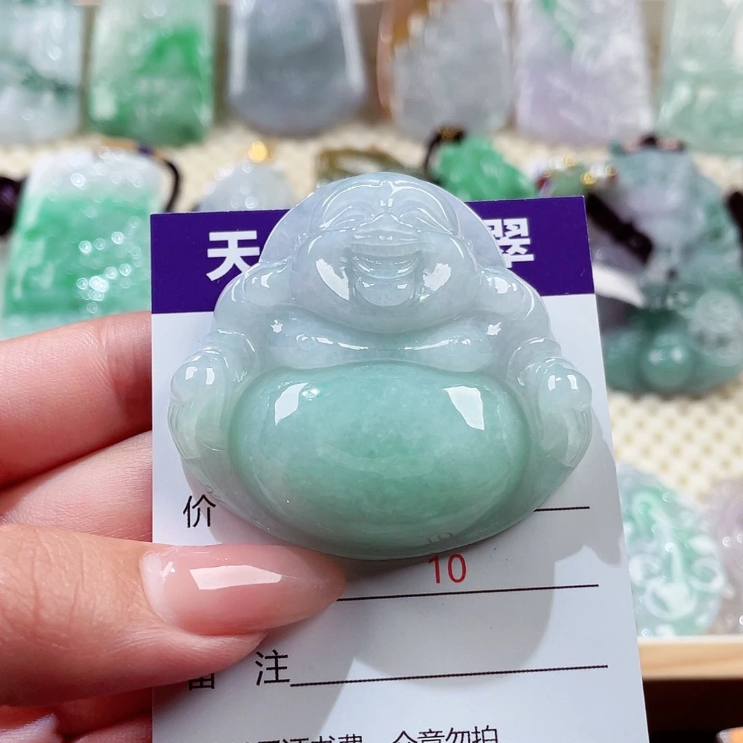翡翠未镶嵌颈饰佛