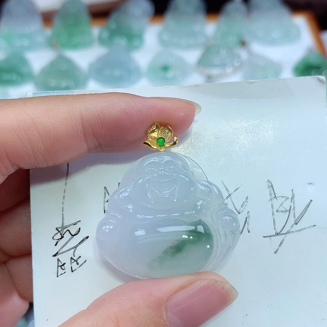 翡翠18K金镶嵌颈饰佛