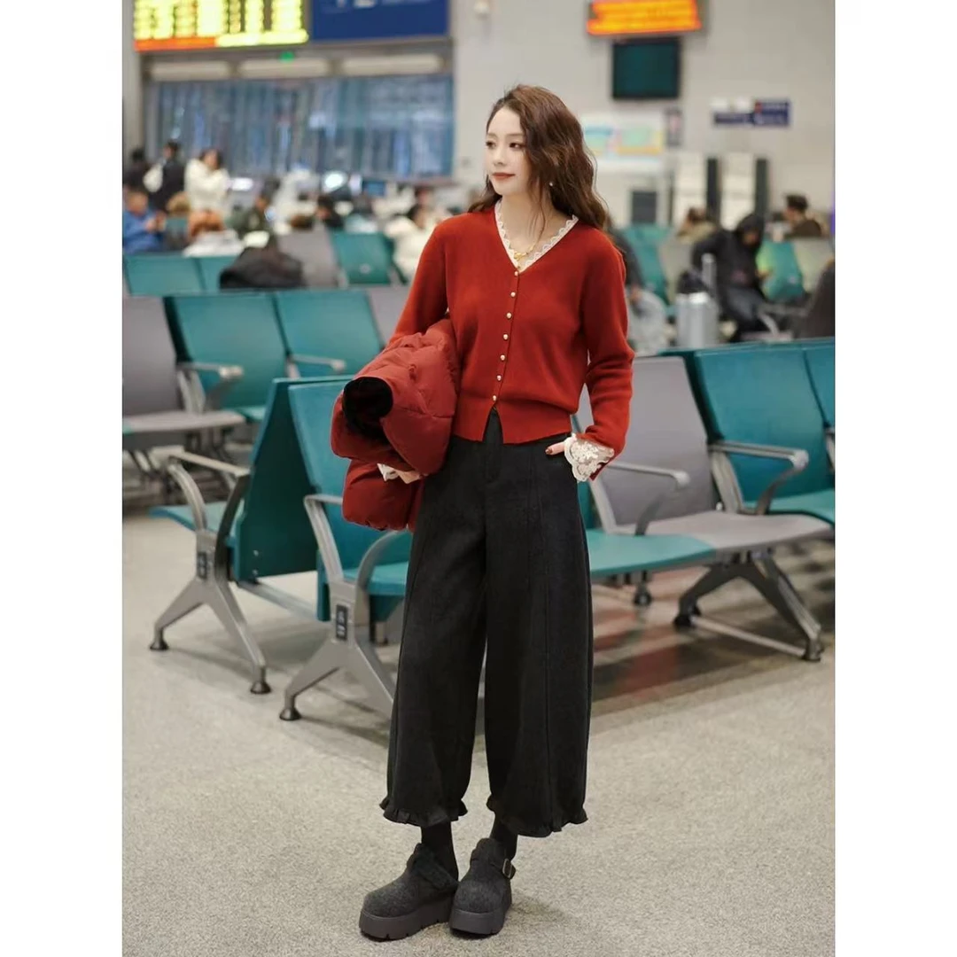 【情思】冬季新款蕾丝拼接V领单排扣显瘦时尚长袖毛衣MY1677