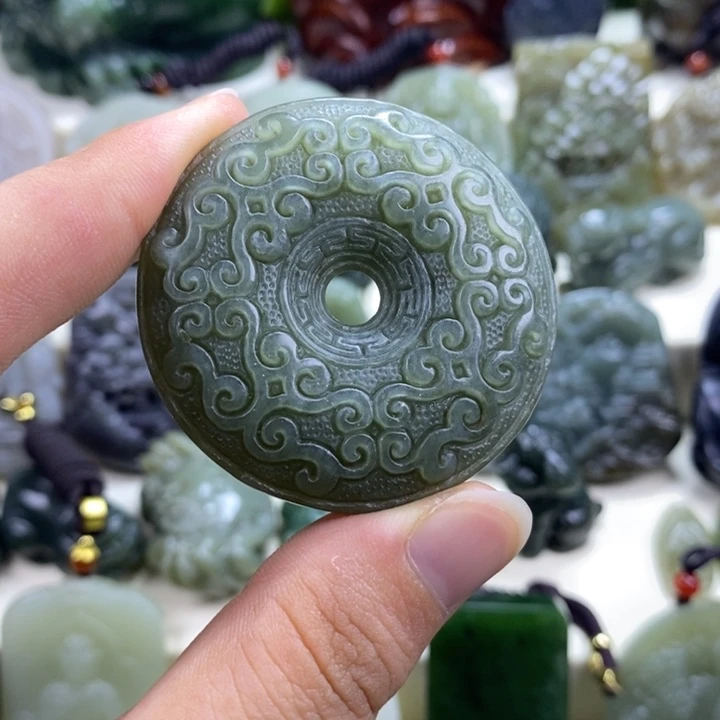 颈饰未镶嵌和田玉