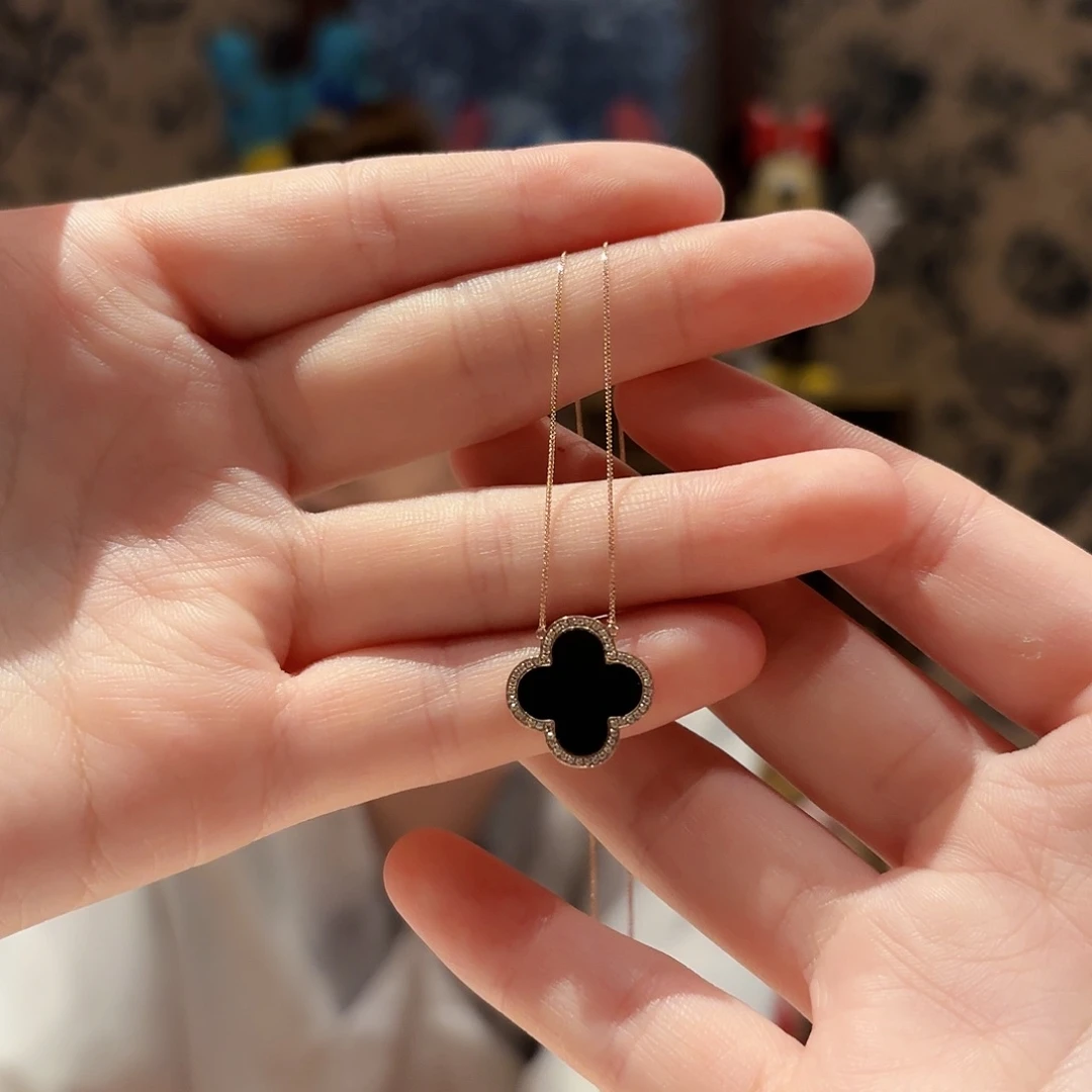 颈饰18K金镶嵌翡翠