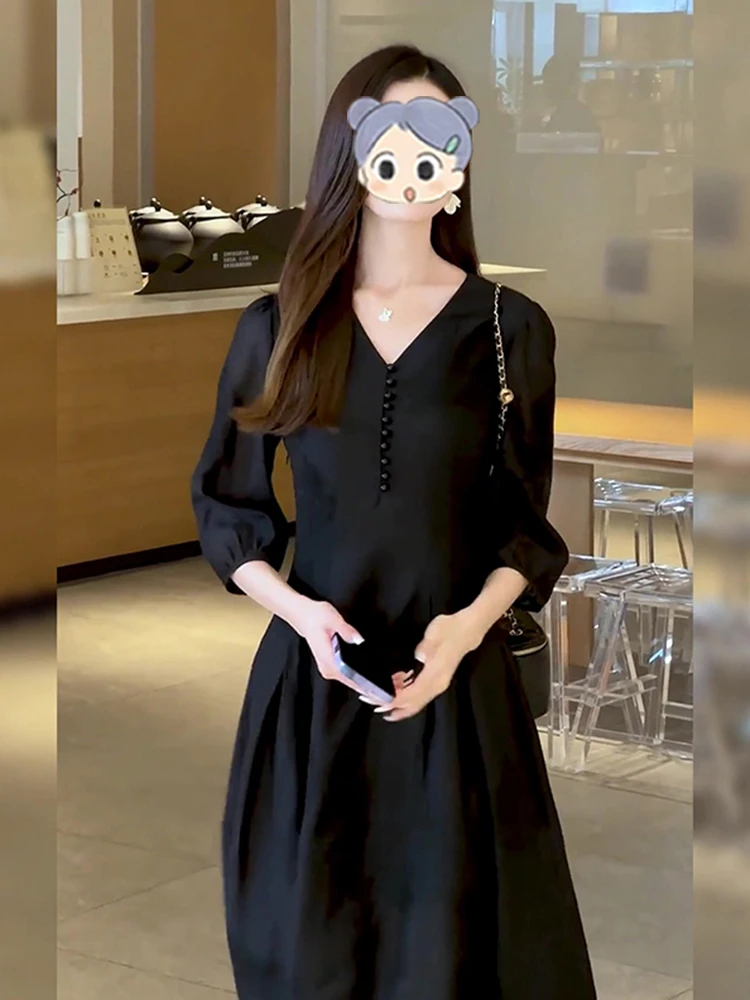 大码法式V领长袖连衣裙女秋季2025新款胖mm洋气收腰减龄黑色裙子