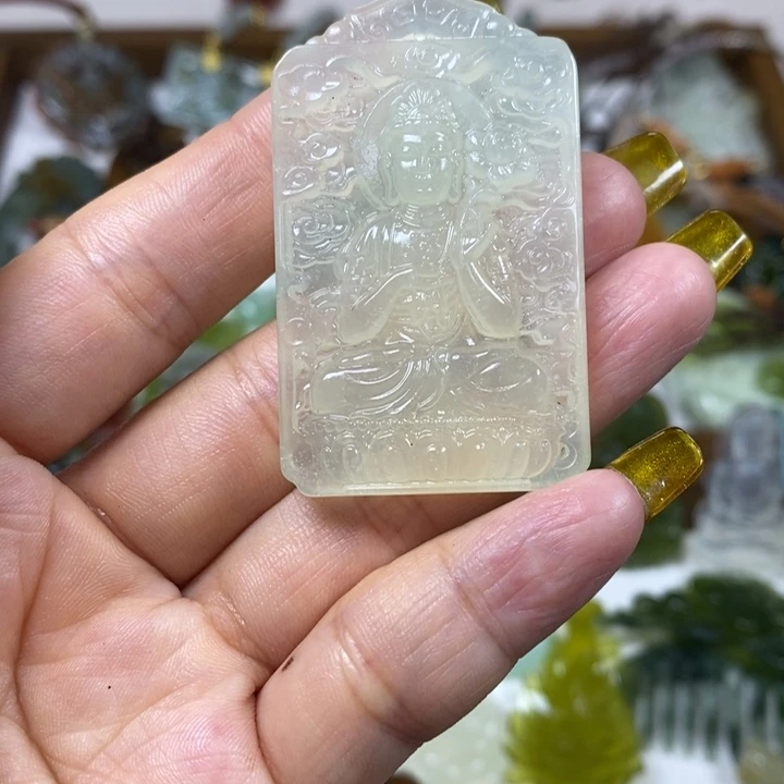 未镶嵌蛇纹石玉吊坠