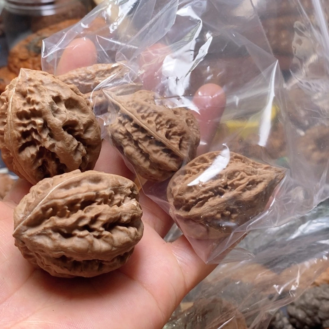 文玩核桃吊坠瑕疵97