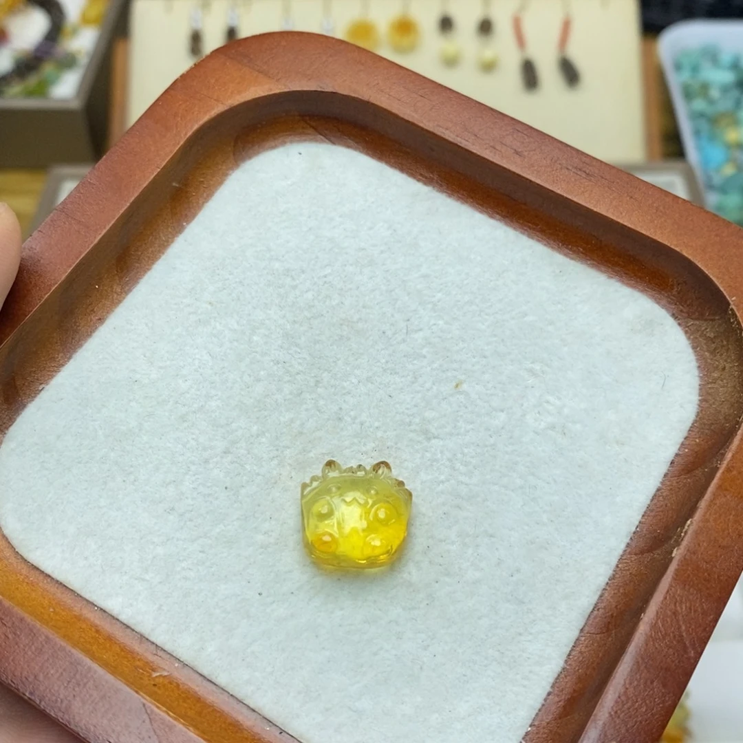 裸石琥珀未镶嵌琥珀萌宠
