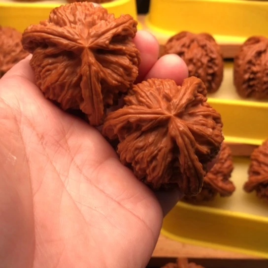 -****文玩核桃吊坠核桃