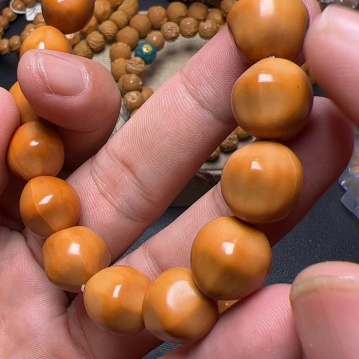 猴头核桃手串卡罗拉咯