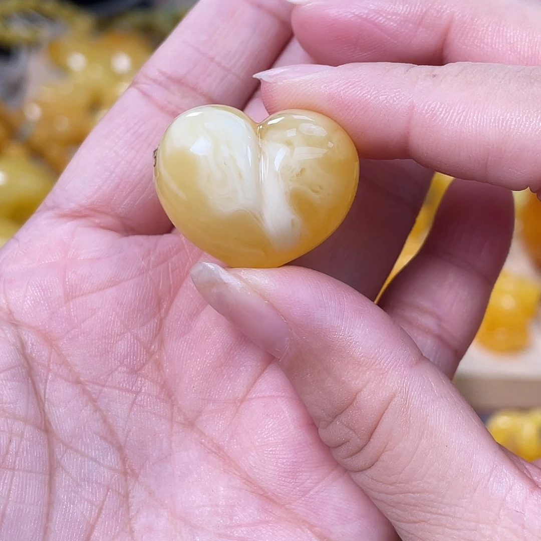 琥珀未镶嵌裸石h82