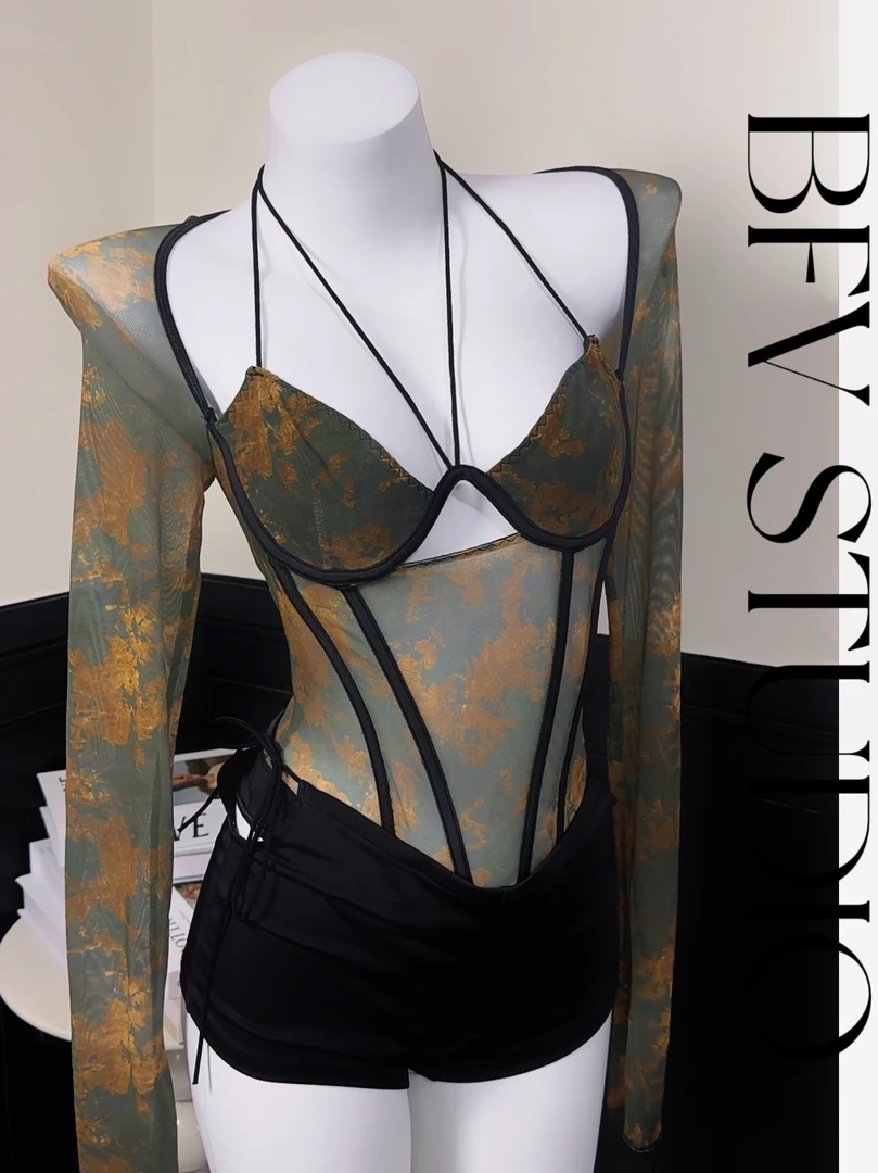 BFV STUDIO 辣妹性感绿色渐变印花挂脖长袖连体定位衣 显瘦修身