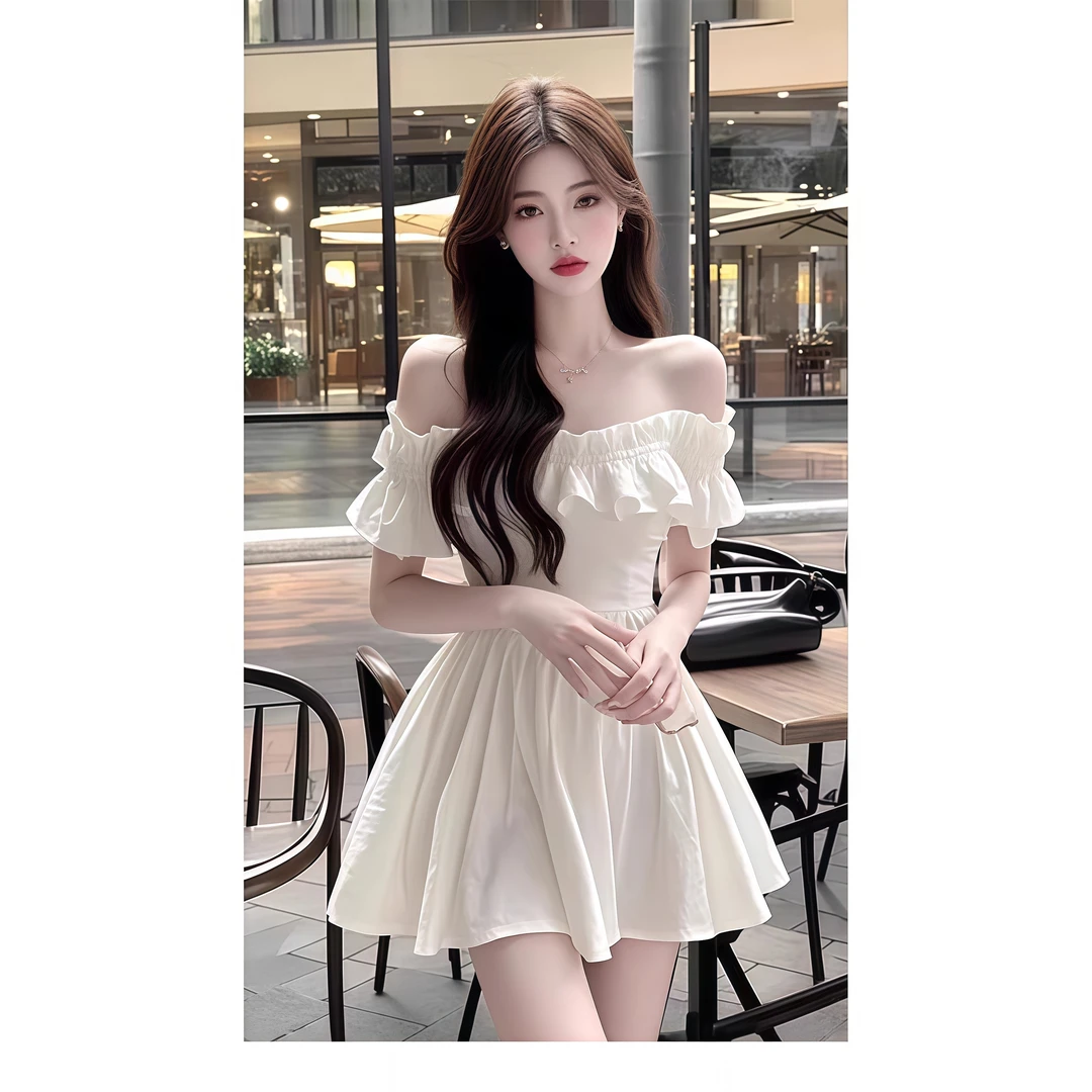 2025夏季新款纯欲辣妹风气质一字肩短袖白色木耳边法式小众连衣裙