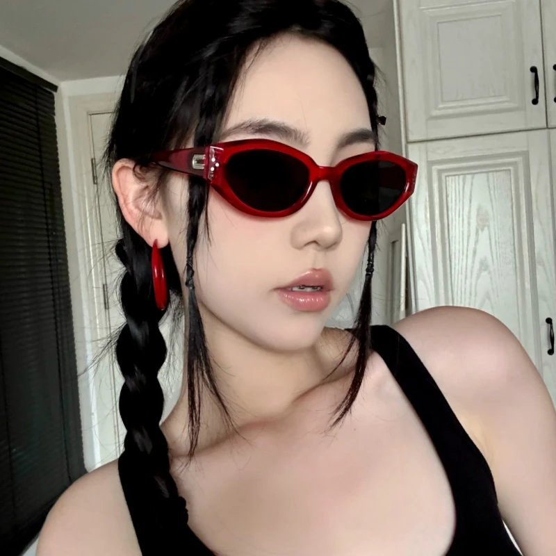 小脸猫眼红色墨镜女高级感小框适合女生专用太阳眼镜防紫外线防晒