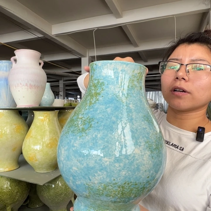 景德镇陶瓷花瓶工厂
