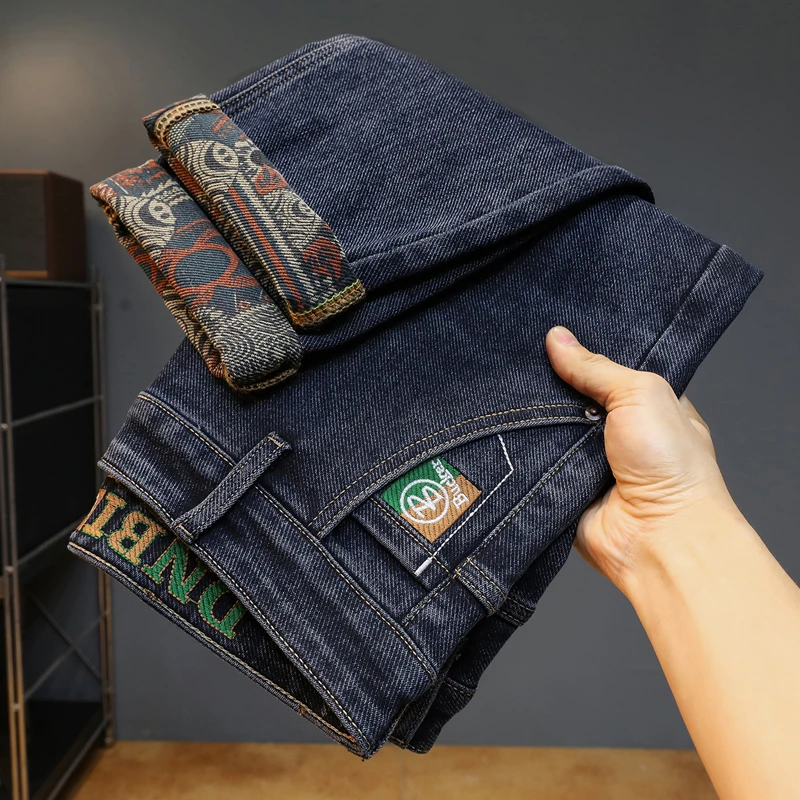 2025新款潮流牛仔裤男款弹力修身直筒裤轻奢刺绣高端潮款流行长裤
