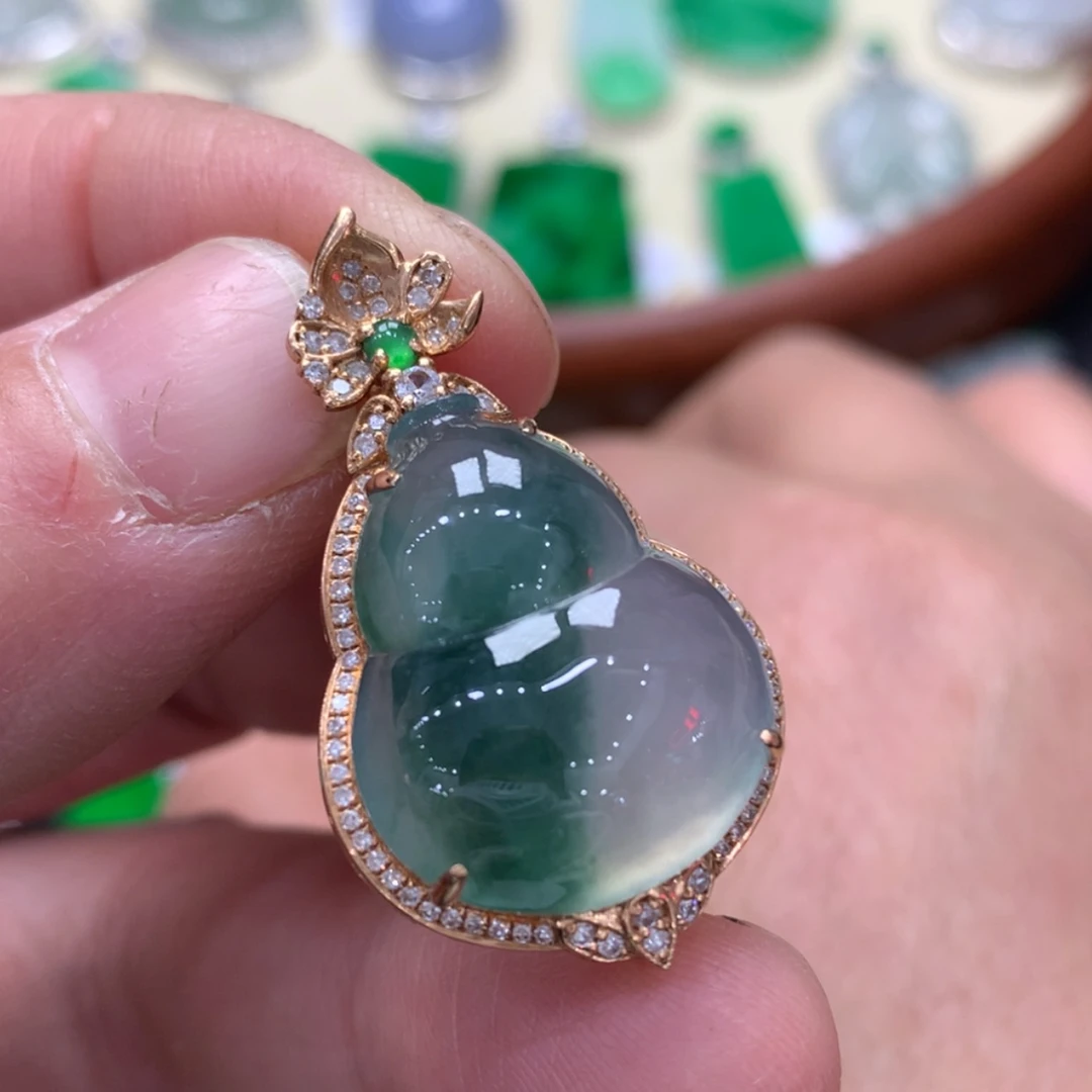 【闪购商品】翡翠颈饰18K金镶嵌葫芦