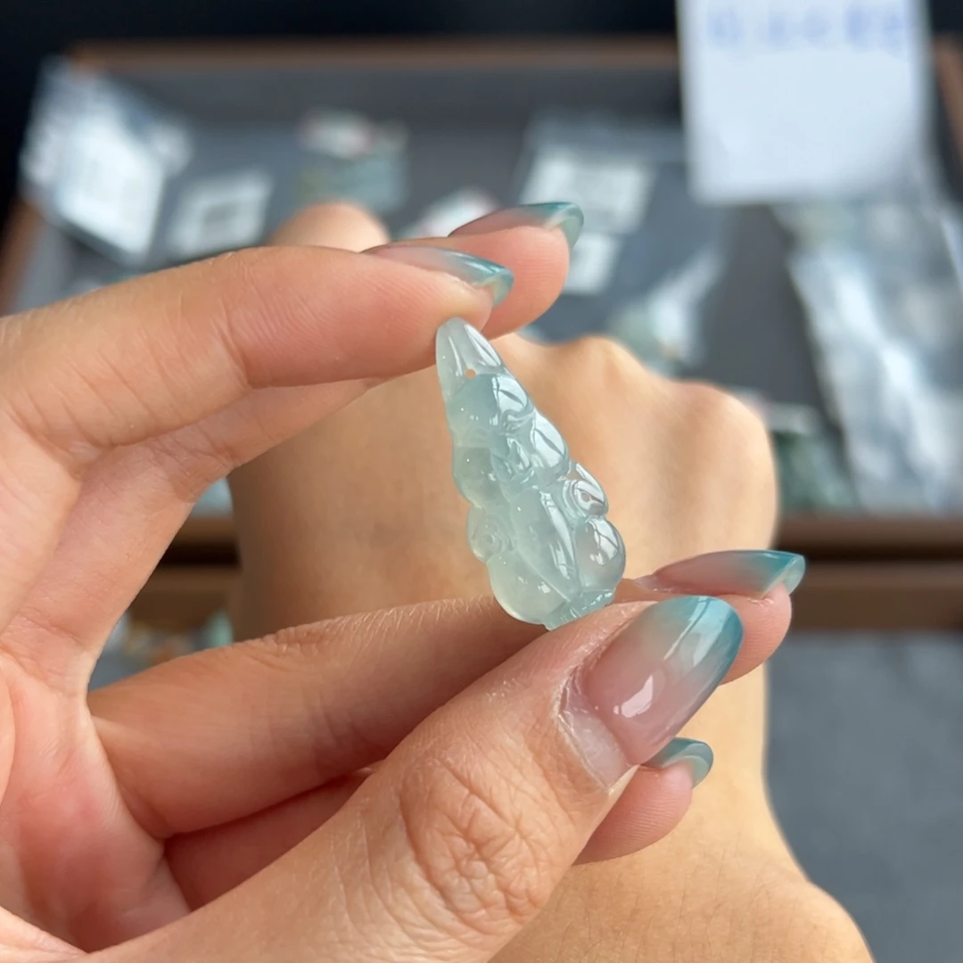 翡翠未镶嵌颈饰137号买断