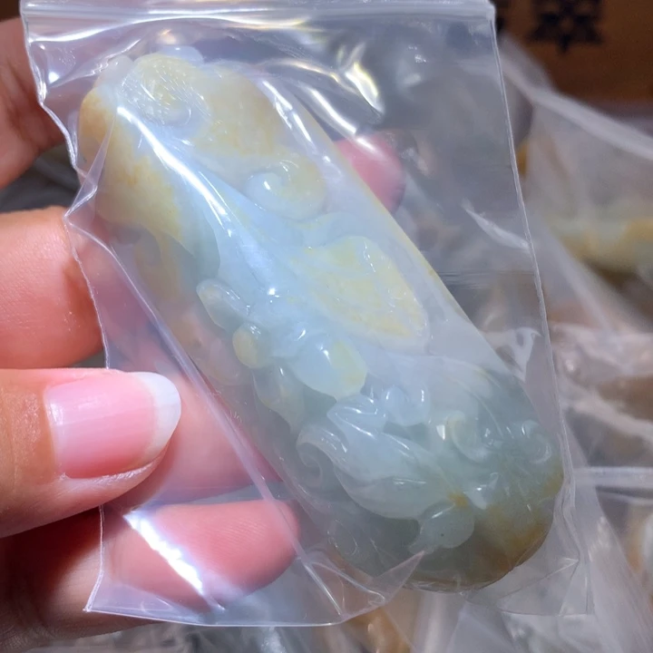 翡翠未镶嵌颈饰保真天然A货翡翠