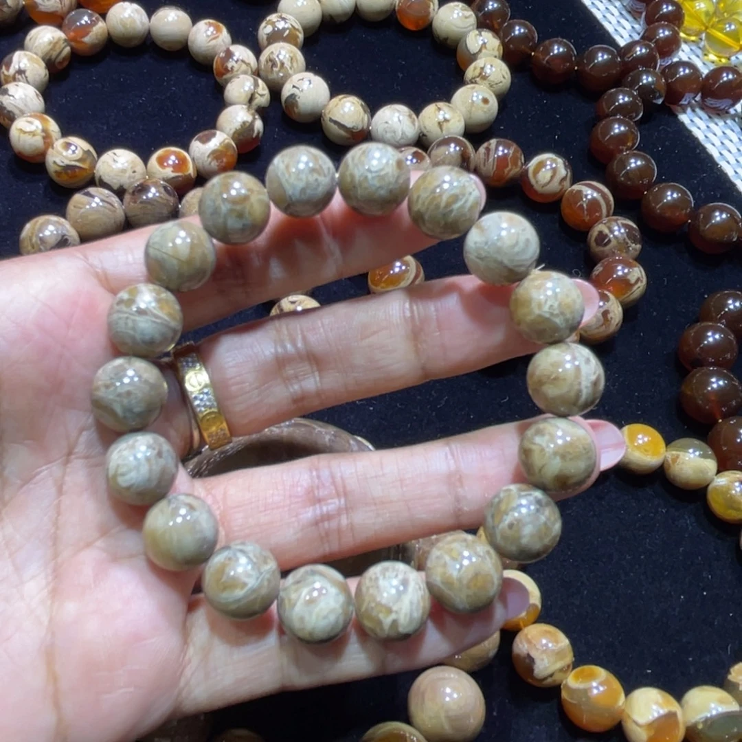 琥珀未镶嵌手串跟蜡10